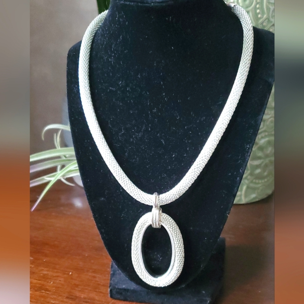 Vintage Crown Trifari Silver Tone Mesh Necklace Oval Hoop Pendant 18-20” Signed